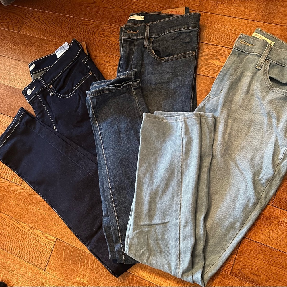 3 pairs Levi’s slimming skinny jeans